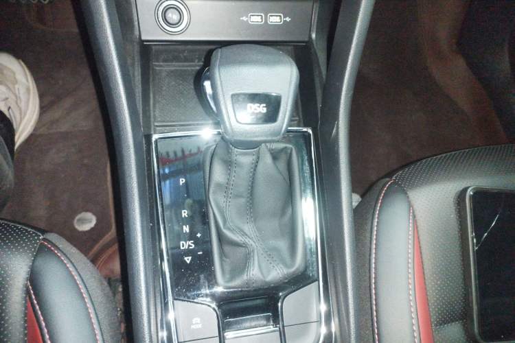 Used Skoda Karoq 2022 TSI280 Prestige Edition Gear Lever