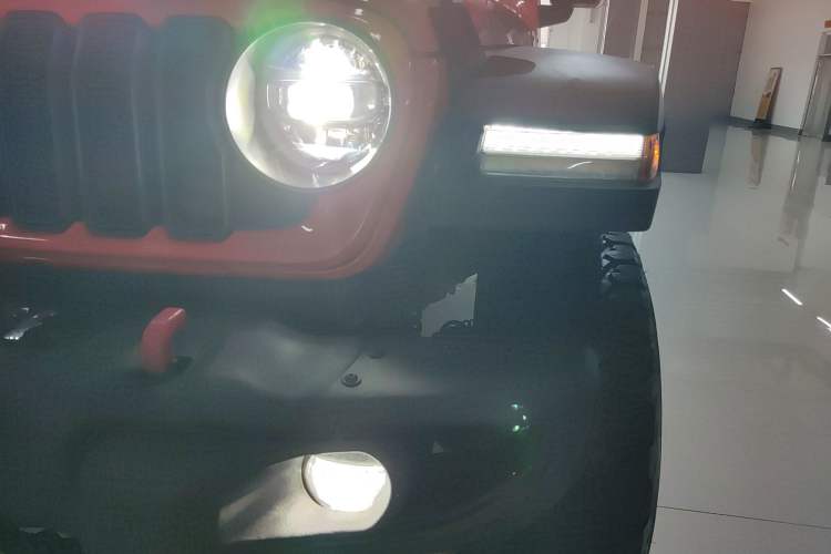 Used Jeep Wrangler 2019 2.0T Sahara Four-Door Version China VI Emission Standard