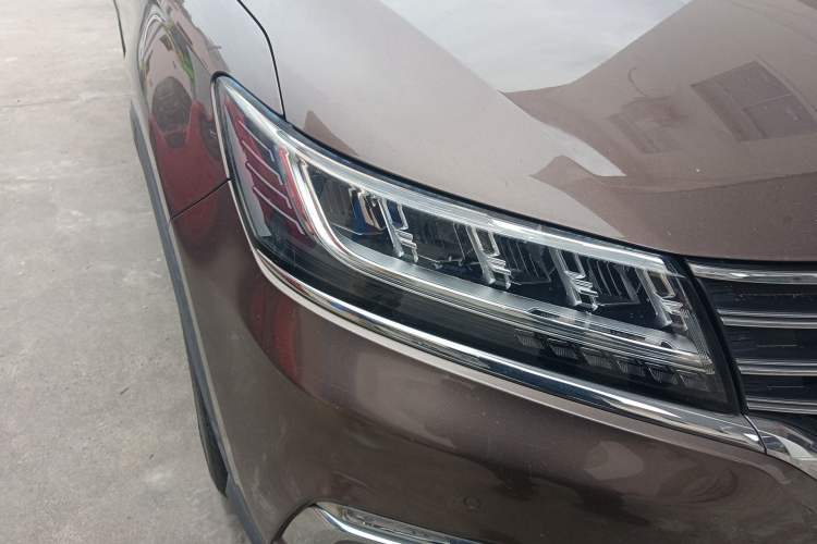 Used Roewe RX5 2016 30T Four-Wheel Drive Automatic Internet Smart Luxury Edition Right Front Headlight