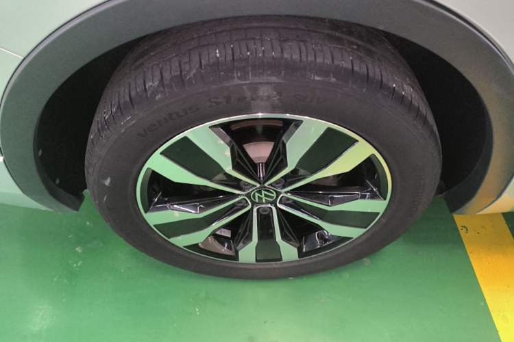 Used Volkswagen Tiguan L 2023 330TSI Automatic Two-Wheel Drive R-Line Enjoyment Edition