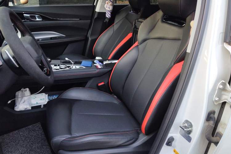 Used CHANGAN OSHAN Z6 2022 Blue Whale 1.5T DCT Smart Navigation Model Left Front Seat