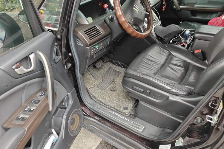 Used Honda Elysion 2012 2.4L VTi-S Prestige Edition Driver Seat