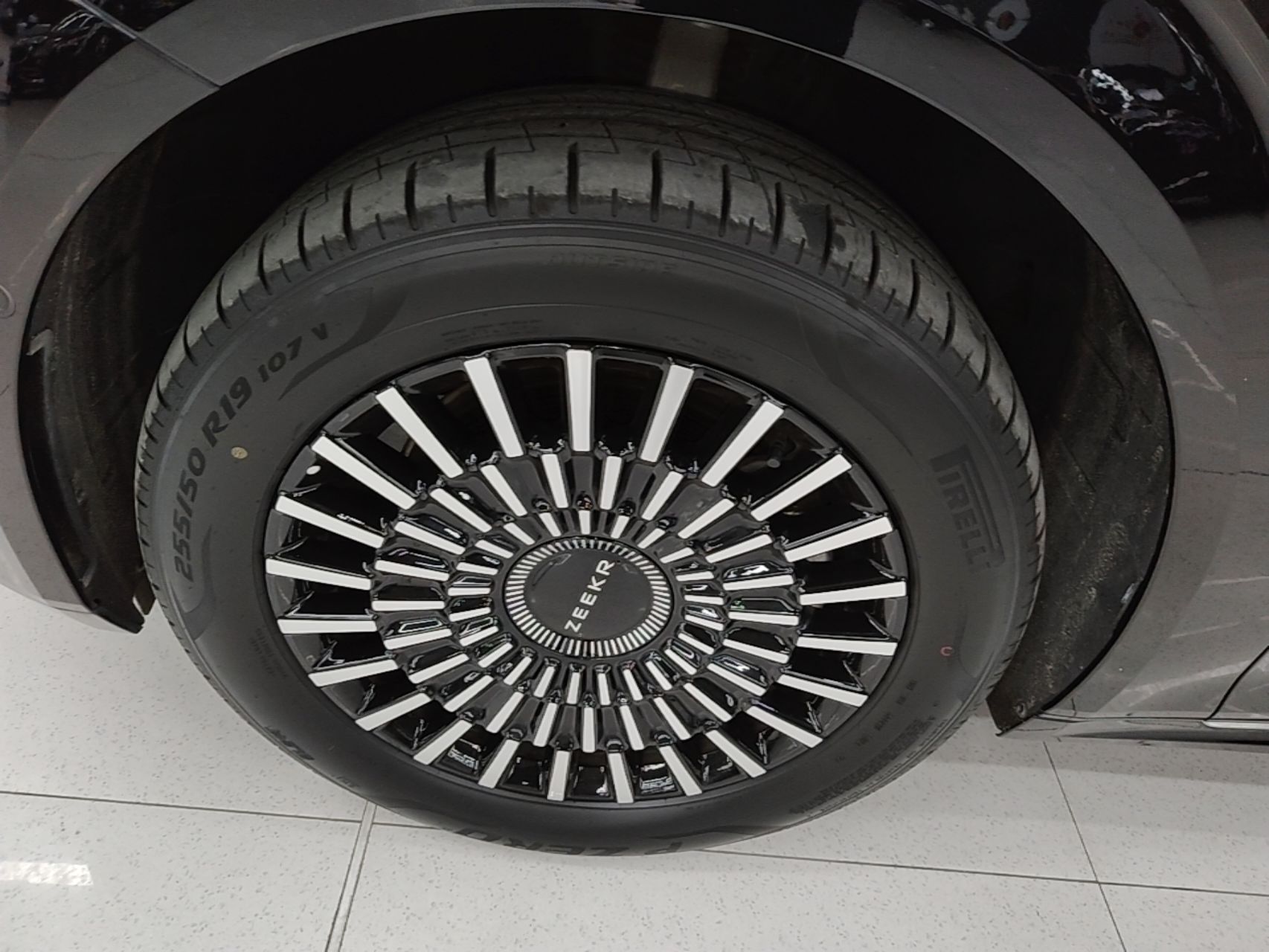Zeekr 009 2024 Six-Seat Executive Version 4WD 108 kWh — снимка 10