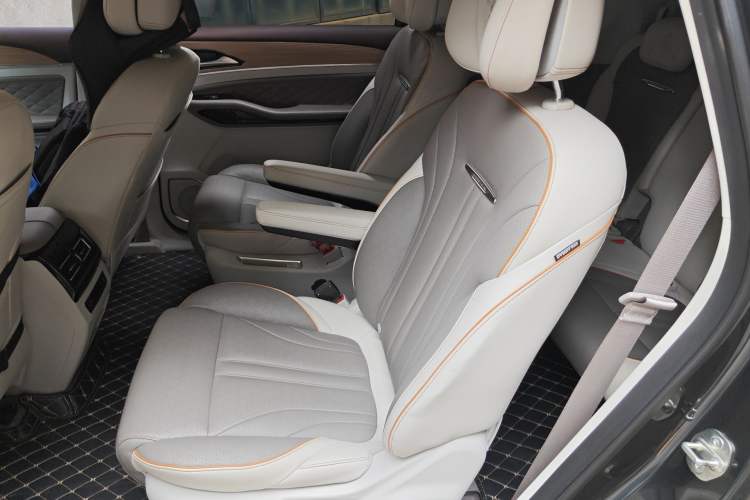 Used FORTHING Yacht 2022 1.5T DCT Chasing Wind Edition Left Rear Seat