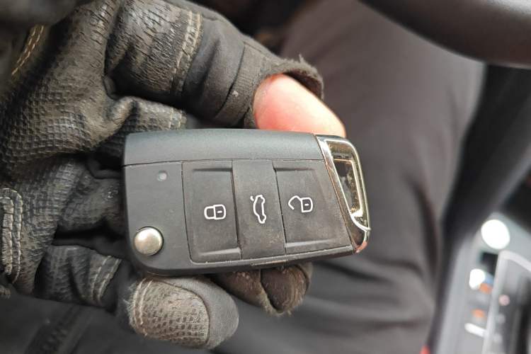 Used Volkswagen Tharu 2023 300TSI Two-Wheel-Drive Crescent Edition Vehicle Key