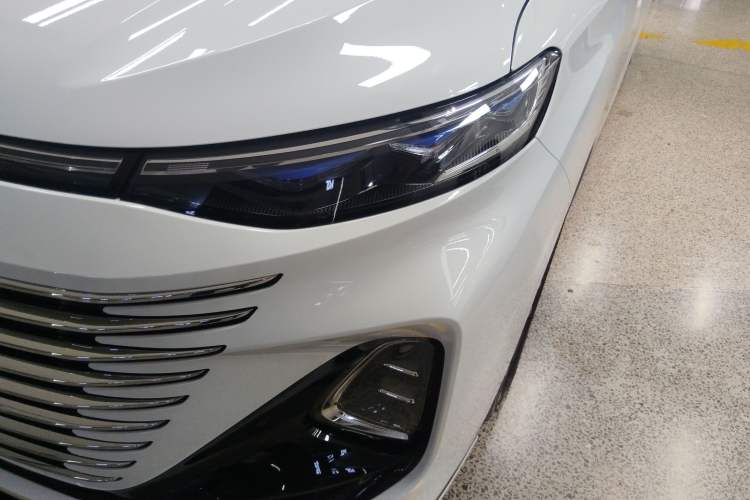 Used Bestune M9 2023 2.0T Prestige Edition
