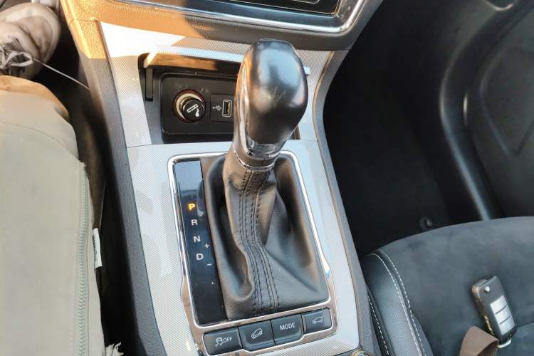 Used Roewe RX5 New Energy 2017 eRX5 50T Hybrid Connected Prestige Flagship Edition