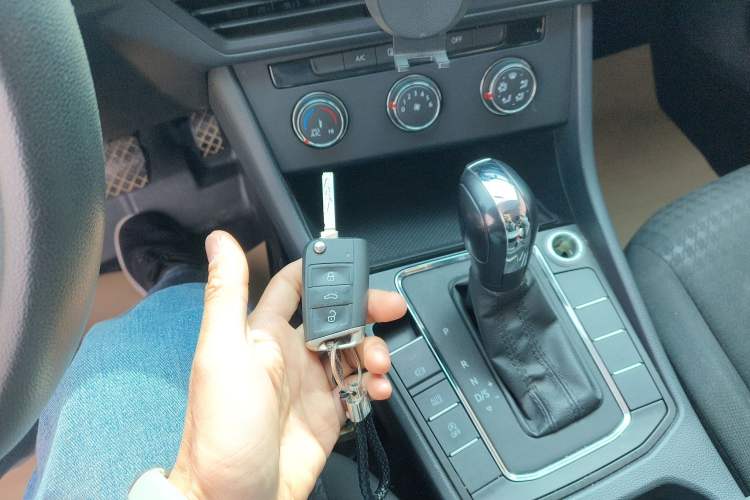 Used Volkswagen Bora 2019 1.5L Automatic Fashion Model Vehicle Key