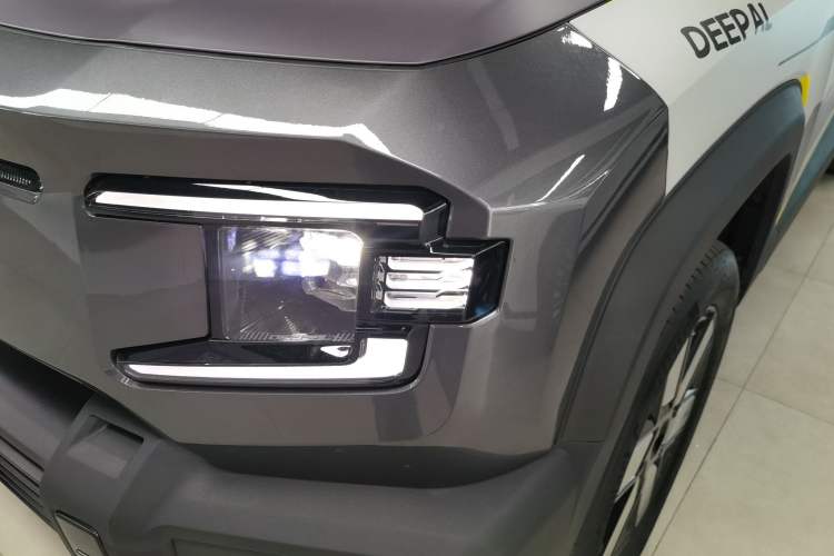 Used Deepal G318 2024 Four-Wheel-Drive Air Suspension Model
