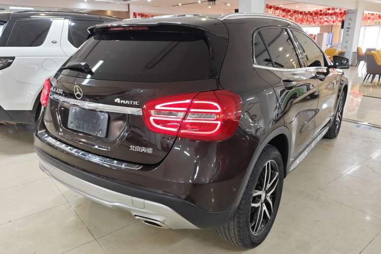 Used Mercedes-Benz GLA 2016 GLA 220 4MATIC Fashion Edition Rear Right 45 Deg