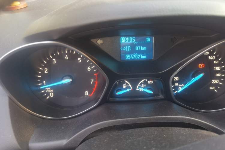 Used Ford Kuga 2017 EcoBoost 180 Two-Wheel-Drive Platinum Edition Odometer Close Up