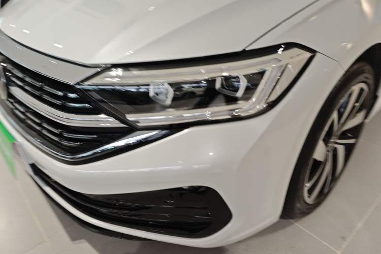 Used Volkswagen Sagitar 2023 300TSI DSG Excellence Edition Left Front Headlight