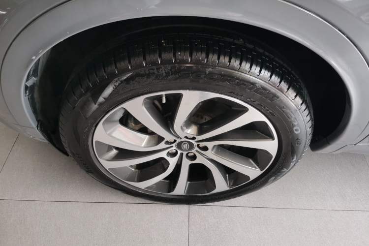 Used Land Rover Discovery Sport 2020 249 PS R-Dynamic Performance Edition Exterior 2