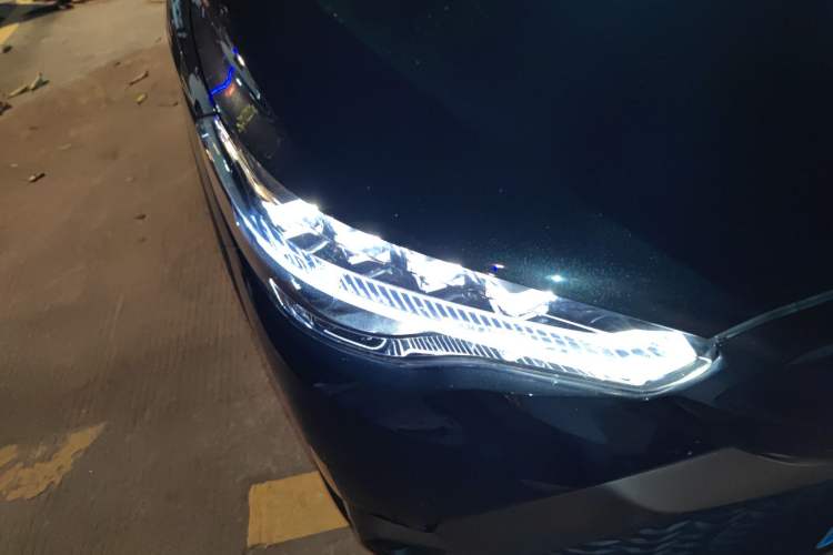 Used Toyota FRONTLANDER 2024 2.0L Smart Electric Hybrid Dual-Engine Luxury Edition Right Front Headlight