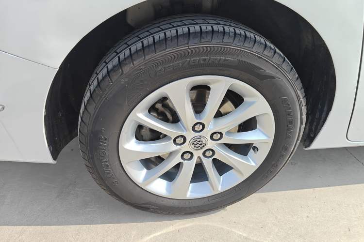 Used Buick GL8 2017 ES 28T Comfort Model China V Standard Right Rear Wheel Hub