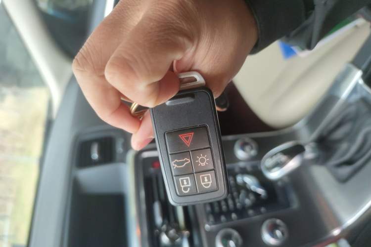 Used Volvo V60 2015 T5 Zhiyi Edition
