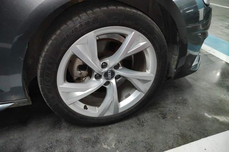 Used Audi A4L 2020 40 TFSI Luxury Prestige Edition Right Front Wheel Hub