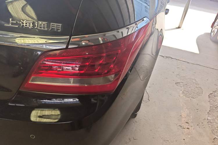 Used Buick LaCrosse 2013 2.4L SIDI Elite Comfort Version Right Rear Taillight