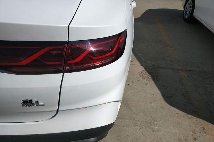Used BYD Qin L 2024 DM-i 80KM Leading Model Right Rear Taillight