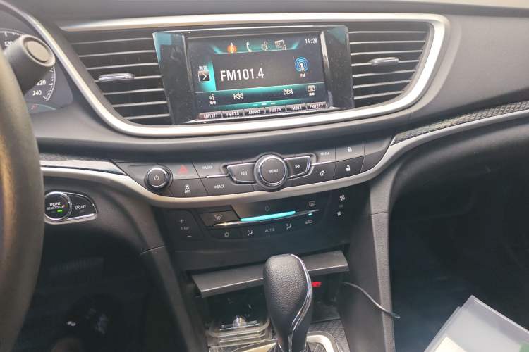 Used Buick GT 2015 15N Automatic Deluxe Edition Audio And AC Panel