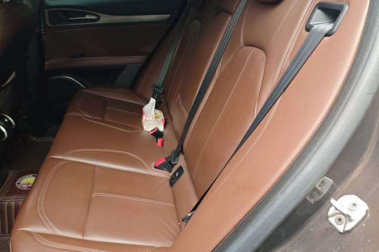 Used Alfa Romeo Stelvio 2017 2.0T 200HP Luxury Edition
