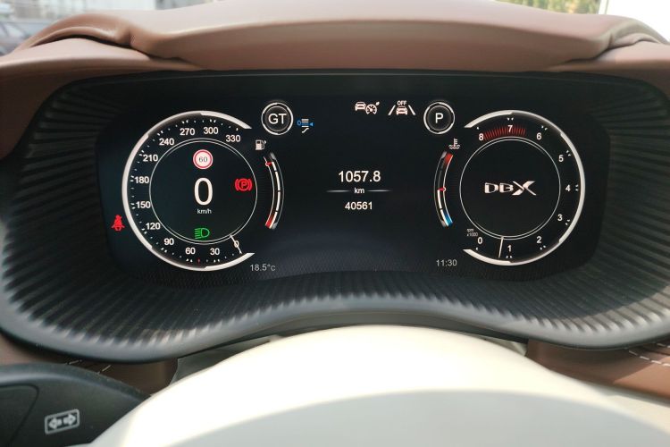 Used AstonMartin DBX 2022 3.0T STRAIGHT-SIX Odometer Close Up