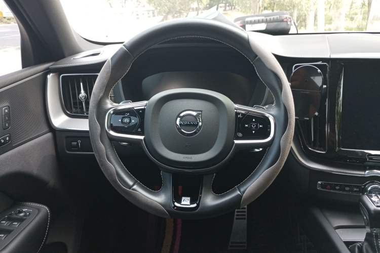 Used Volvo XC60 2020 T5 4x4 Smart & Dynamic Sport Edition
