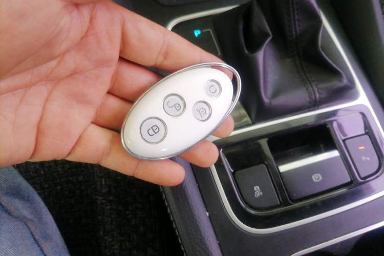 Used BYD Song MAX 2018 1.5T Automatic Smart Connect Elite Model with 6 Seats
