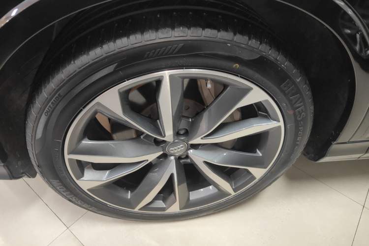 Used Audi Q7 2020 55 TFSI quattro S line sports model