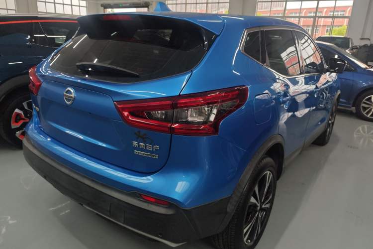 Used Nissan Qashqai 2019 2.0L CVT Luxury Edition Rear Right 45 Deg