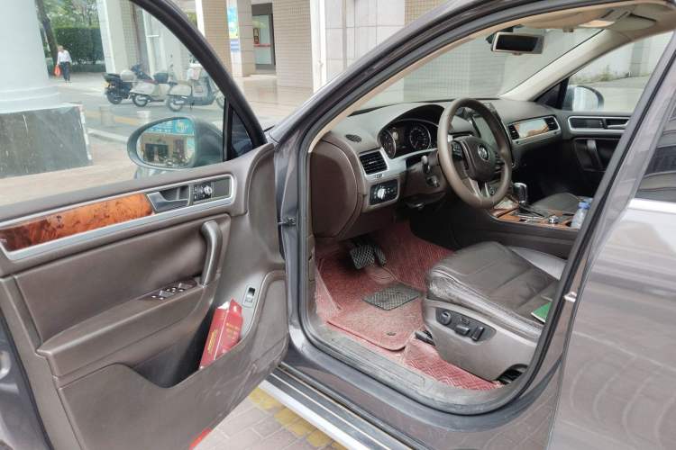 Used Volkswagen Touareg 2011 3.0 TDI Diesel Standard Version