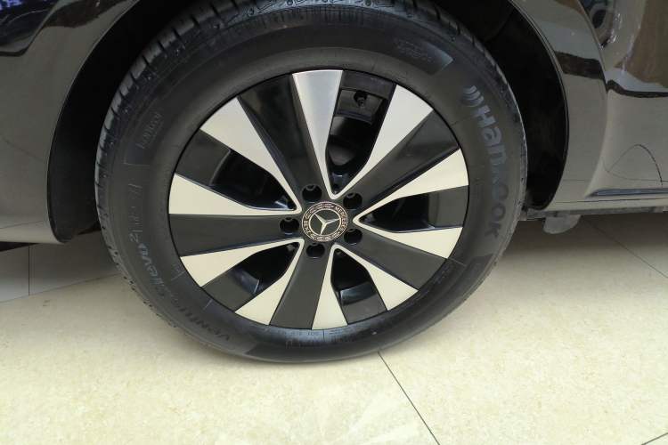 Used Mercedes-Benz Vito 2021 2.0T Business Version 7 Seats Right Rear Wheel Hub