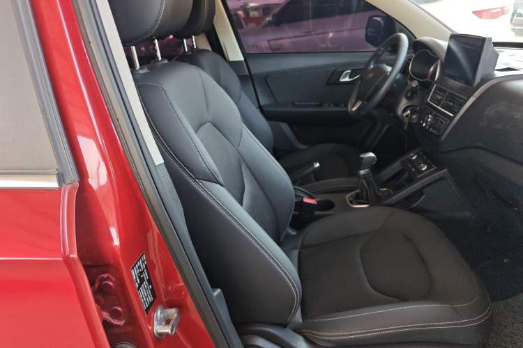 Used Bestune X40 2017 1.6L manual Comfort trim level