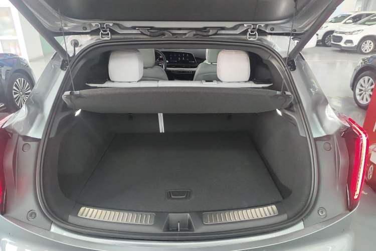 Used Cadillac GT4 2023 25T Prestige Version
