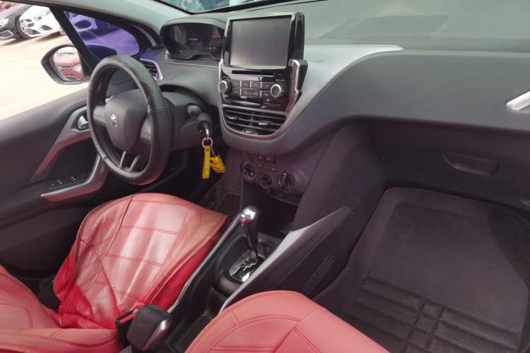 Used Peugeot 2008 2015 1.6L Automatic Playcool Edition Center Console