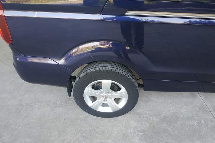 Used Jinbei Gold Hiace 2021 1.5L Passenger Vehicle Engineering Lion 6 Seats
