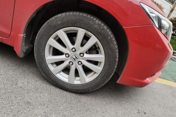 Used Honda Civic 2012 1.8L automatic luxury edition Right Front Wheel Hub