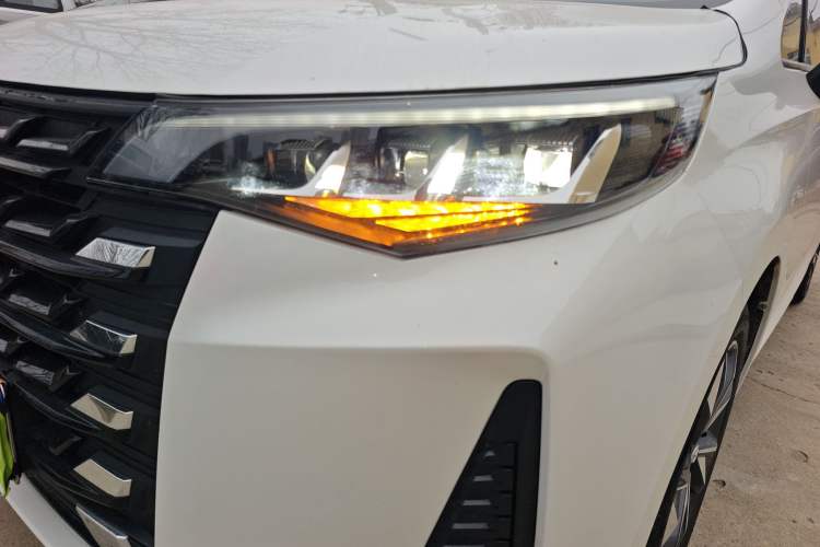 Used GAC Trumpchi M6 2023 PRO 270T DCT Luxury Edition
