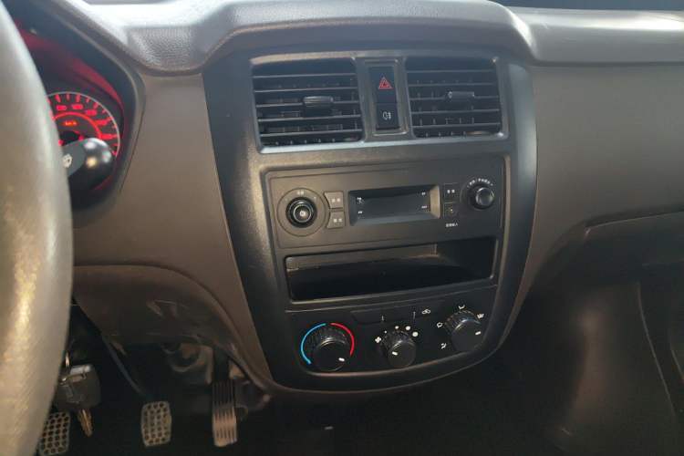 Used Wuling Rongguang S 2023 1.5L Basic Enclosed-Window Vehicle 2 Seats
