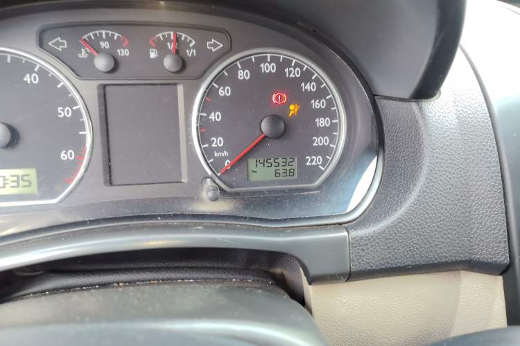 Used Volkswagen Polo 2011 Jingqu 1.4L Manual Sile Edition Odometer Close Up