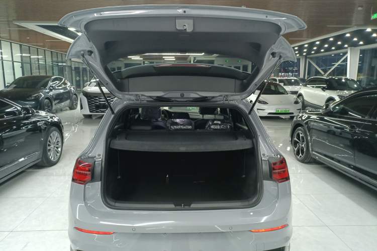 Used Volkswagen Golf 2023 Facelift 280TSI DSG R-Line
