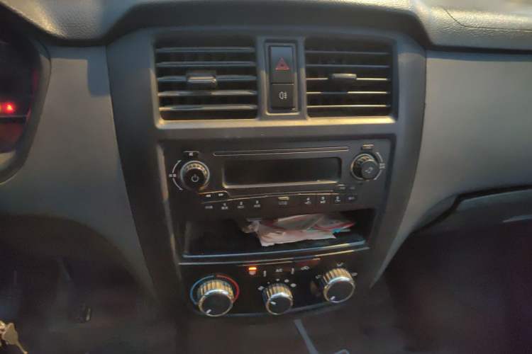 Used Wuling Rongguang 2014 1.2L S Base Model
