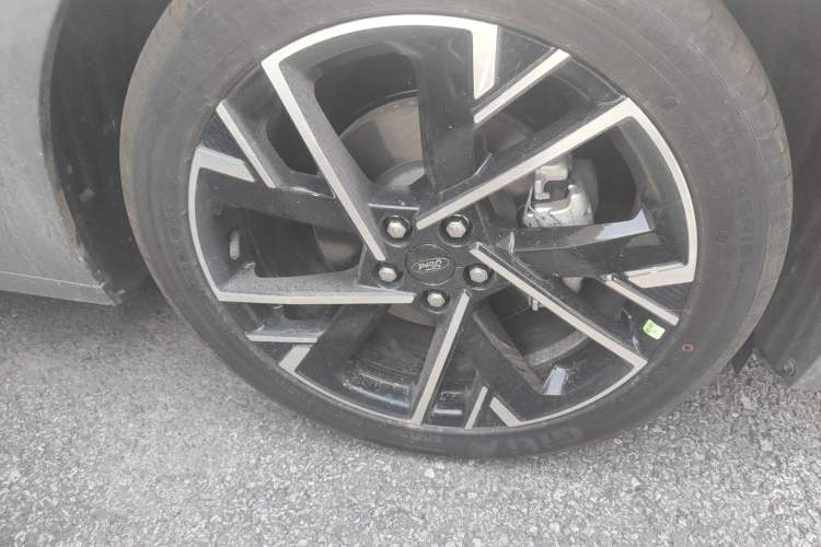 Used Ford Mondeo 2026 Model 2.0T EcoBoost Ultimate Right Front Wheel Hub