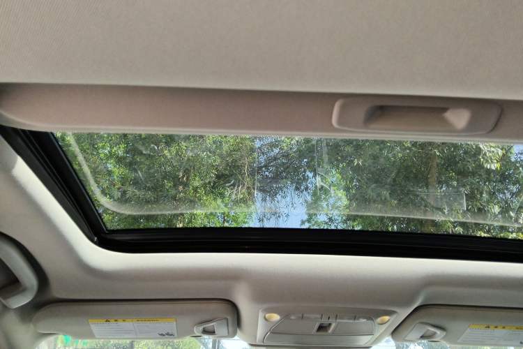 Used Infiniti Q50L 2018 2.0T Enjoyment Version China VI Standard Headliner