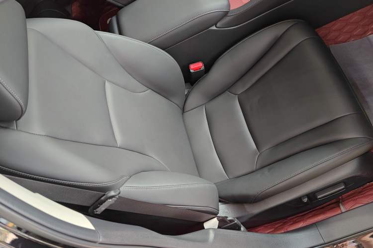 Used Honda Accord 2025 260TURBO Luxury Edition Right Front Seat