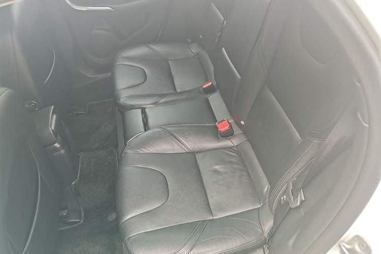 Used Volvo V40 2016 T4 Smart Luxury Edition Left Rear Seat