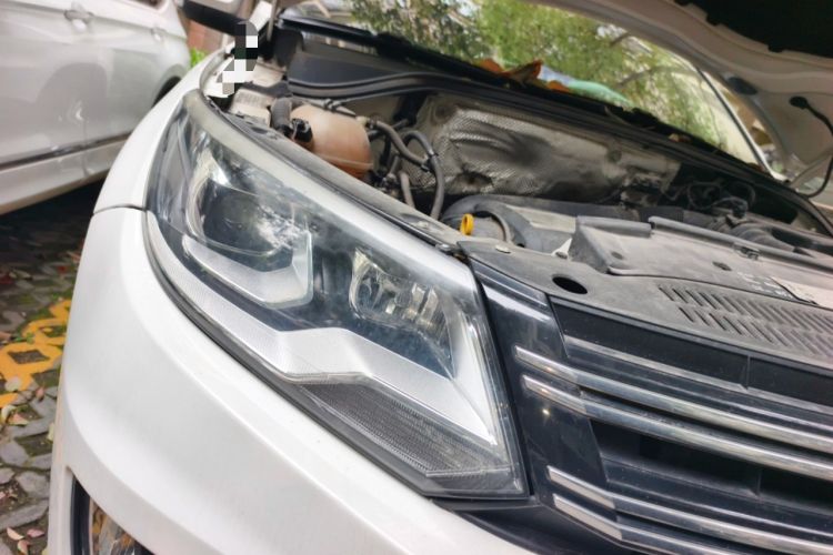 Used Volkswagen Tiguan 2017 300TSI Automatic Two-Wheel Drive Silk Road Comfort Edition Right Front Headlight