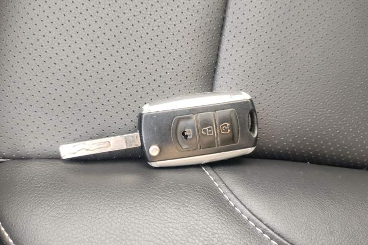 Used Dongfeng Fengon S560 2018 1.8L Manual Urban Model 7 Seats