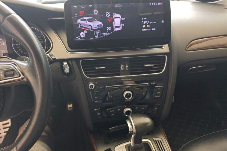 Used Audi A4L 2013 35 TFSI Automatic Standard Model Audio And AC Panel