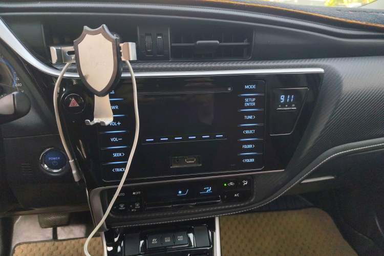 Used Toyota Levin 2017 Revised Dual-Engine 1.8H GS E-CVT Elite Sunroof Version China V Standard
